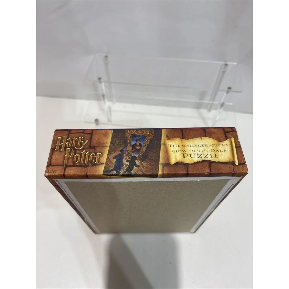 NEW Harry Potter and the Sorcerer's Stone 250 Piece Puzzle Glow-In-The-Dark